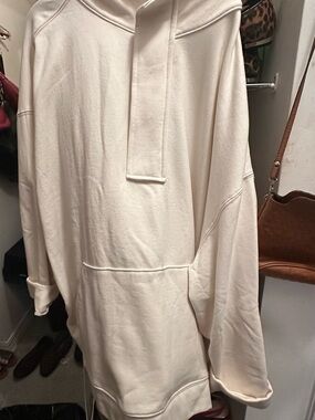 Target Cream Crewneck Pullover Sweatshirt